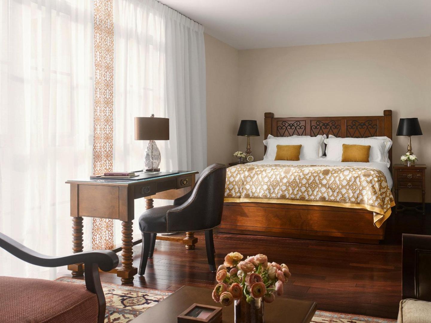 Plaza La Reina Hotel